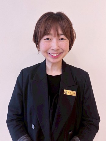 安達　瞳